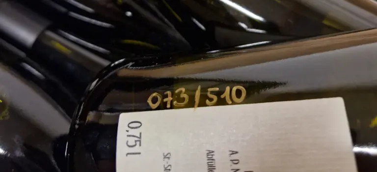 Die besondere Weinflasche: Ein Stück Herzblut Flasche Nummer 073 von 510